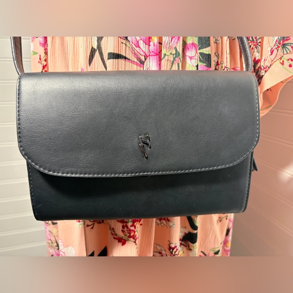 Simply Vera Vera Wang Black Crossbody Bag